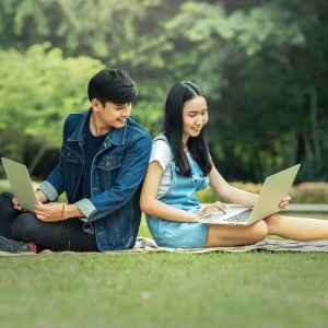 FRESHMAN ORIENTATION: HOUSE STYLE AND HOME STYLE